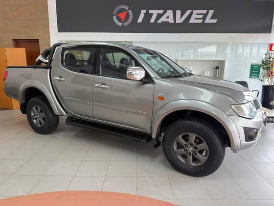 MITSUBISHI L200 TRITON 3.2 HPE 4X4 CD 16V TURBO INTERCOOLER DIESEL 4P AUTOMÁTICO